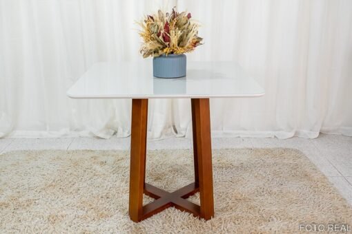 Mesa de Jantar Pedro Mel Vidro Off 90×90 4 Cadeiras Lisboa Veludo Marrom 509 Madeira Maciça Art Assento - Entregue Montada - Imagem 6