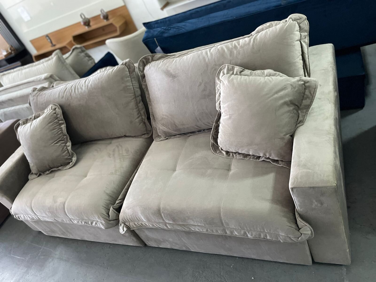 Sofá Retrátil S-100 2,30 m Veludo Capuccino 1192 – SUPREMA ESTOFADOS - Imagem 3