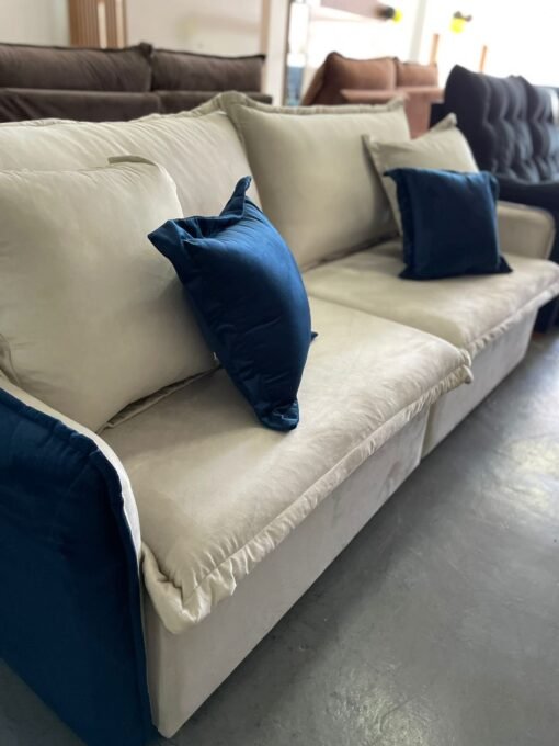 Sofá Cama Retrátil Blog 2,20 m Veludo Marfim/Azul - INNOVE ESTOFADOS - Imagem 6
