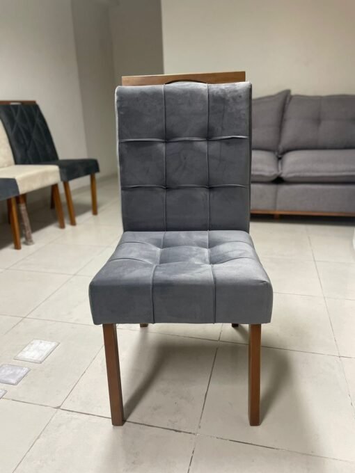 Mesa Classic 120 Cinamomo/Off White com 4 Cadeiras Sophia Mel/Veludo Cinza Grafite – CEL MÓVEIS + WM DECOR - Imagem 2