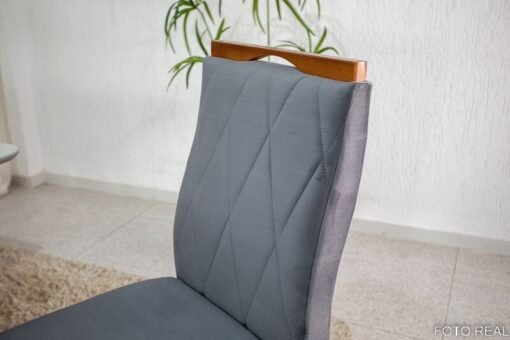 Mesa de Jantar Pedro Mel Vidro Off 120×80 4 Cadeiras Lisboa Veludo Cinza 507 Madeira Maciça Art Assento - Entregue Montada - Imagem 5
