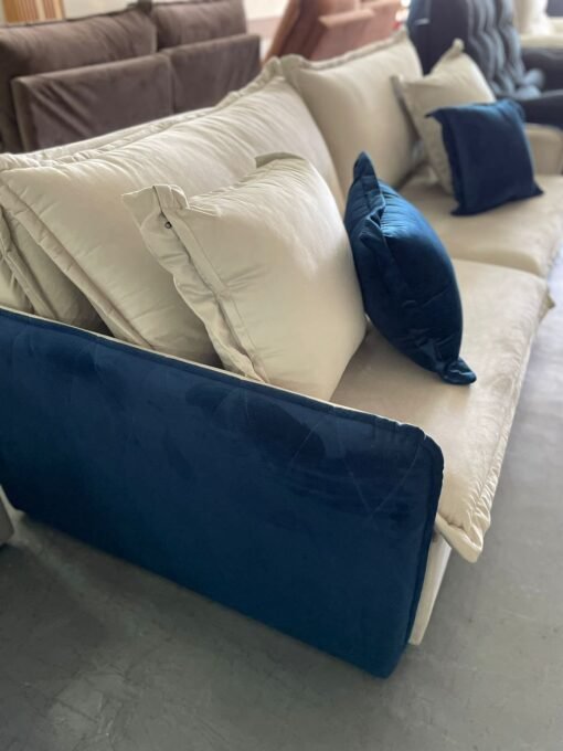 Sofá Cama Retrátil Blog 2,20 m Veludo Marfim/Azul - INNOVE ESTOFADOS - Imagem 4