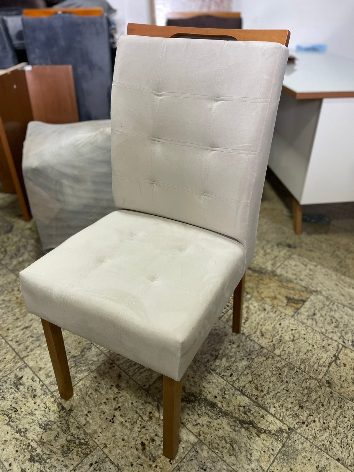 Kit 2 Cadeiras Linda Mel Bege Veludo – IMPÉRIO ESTOFADOS - Imagem 2