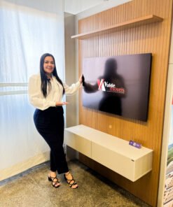 Painel Frisado Curitiba C/Nicho TV até 70 Cinamomo/Off White Valdemoveis 1.34m