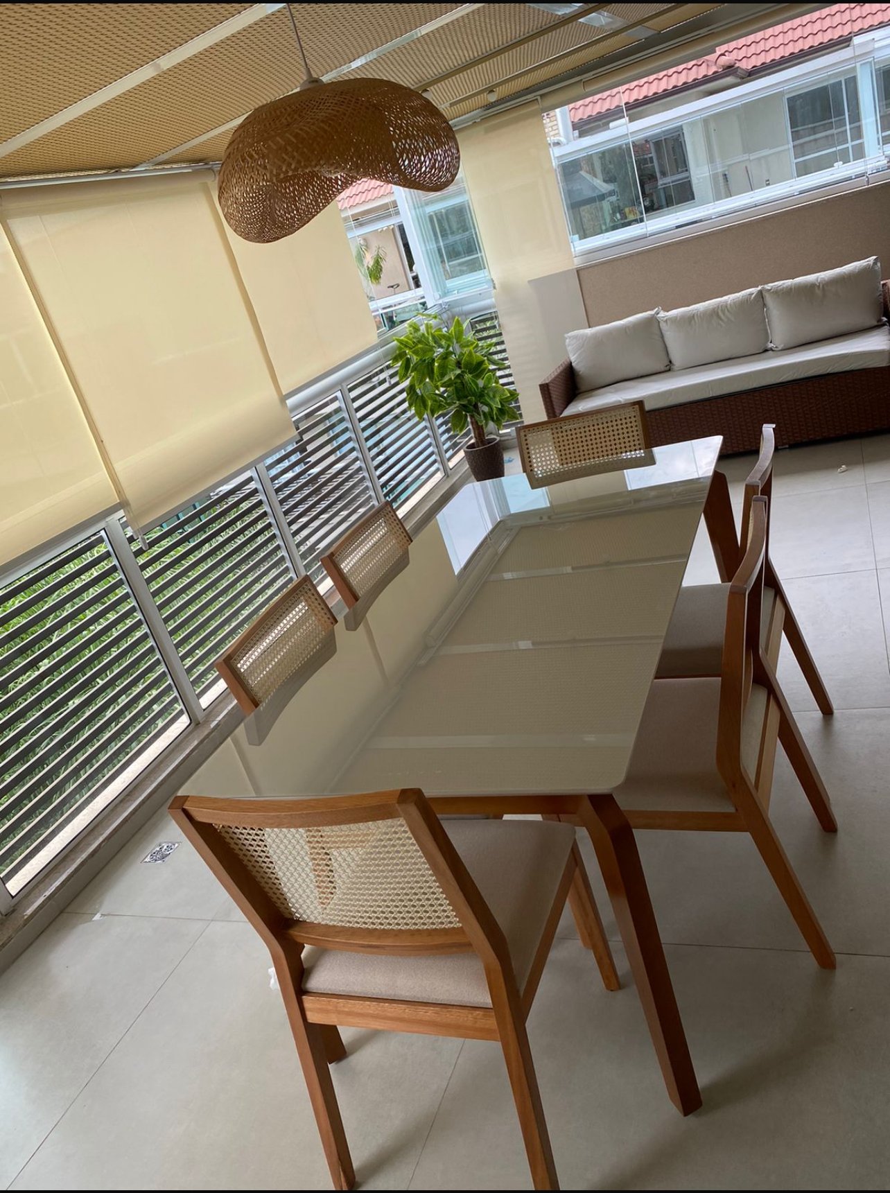 Conjunto de Jantar Alegra 1.60m 6 Lugares – Vidro Off White e Madeira Mel + 6 Cadeiras Oiti Natuame Madeira/Linho Cru – CIMOL MÓVEIS - Imagem 2