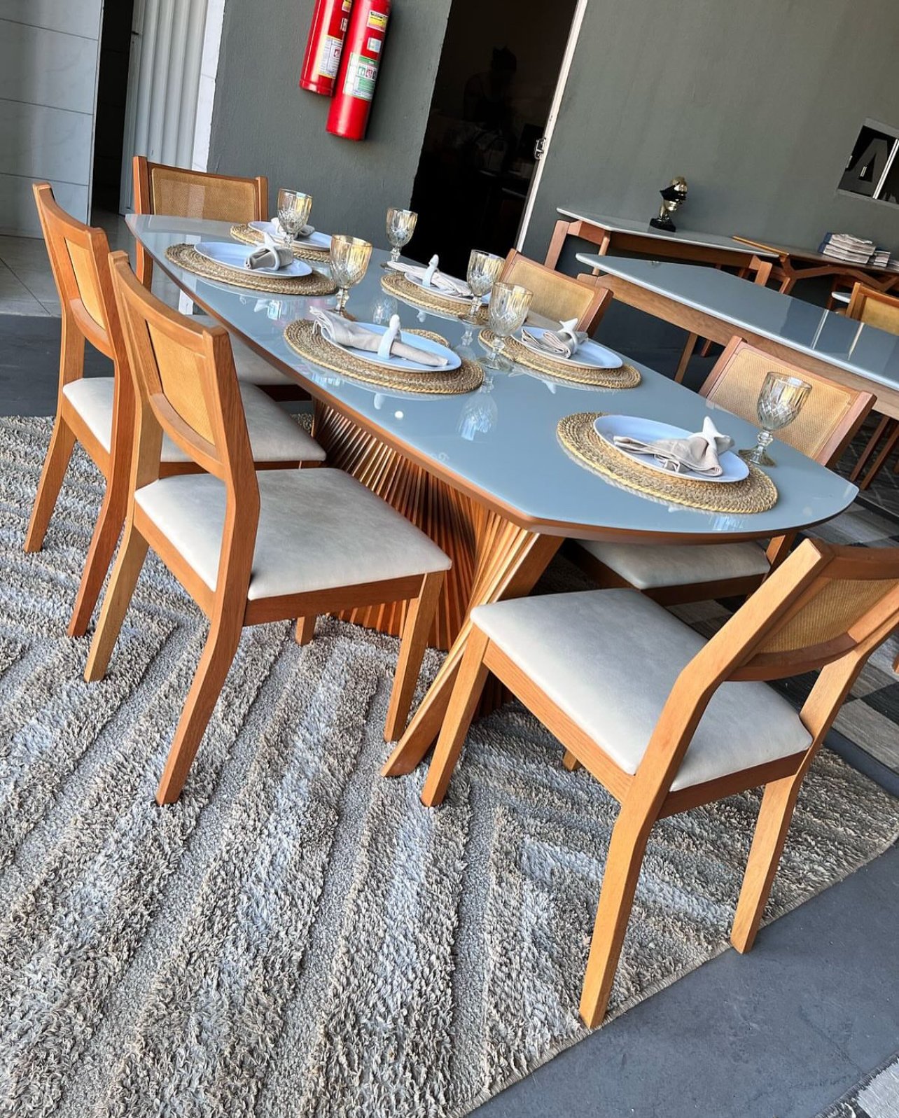 Kit Mesa Valentina – Gardim Móveis + 6 Cadeiras Oiti Natuame – Cimol Móveis