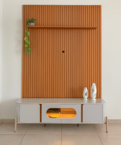 Painel até 75″ Arbo 1.9 Cedro + Rack Juquehy Off White/Naturale – EDN MÓVEIS + BECHARA