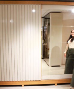 Roupeiro Apolo Ripado 2P com Espelho e Pes Naturale.Off White Gelius