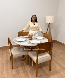 Mesa de Jantar Circular Simpatia c/vidro 1.08x1.08 c/4 Cadeiras Barcelona - Cinamomo/Off White/Begeb Linho