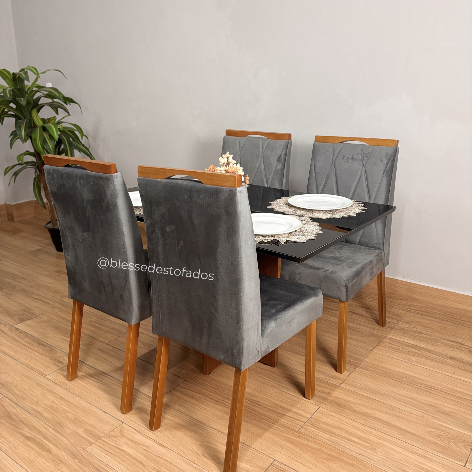 Mesa Los Angeles 120 Cinamono/Preto com 4 Cadeiras Isa Veludo Grafite – MINASPLAC + WM DECOR - Imagem 6