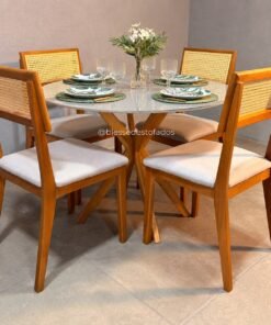 Mesa de Jantar Vegas Circular 110cm – Cinamomo/Off White + 4 Cadeiras Ava Madeira Maciça - Linho - Bege, Marrom e Cinza